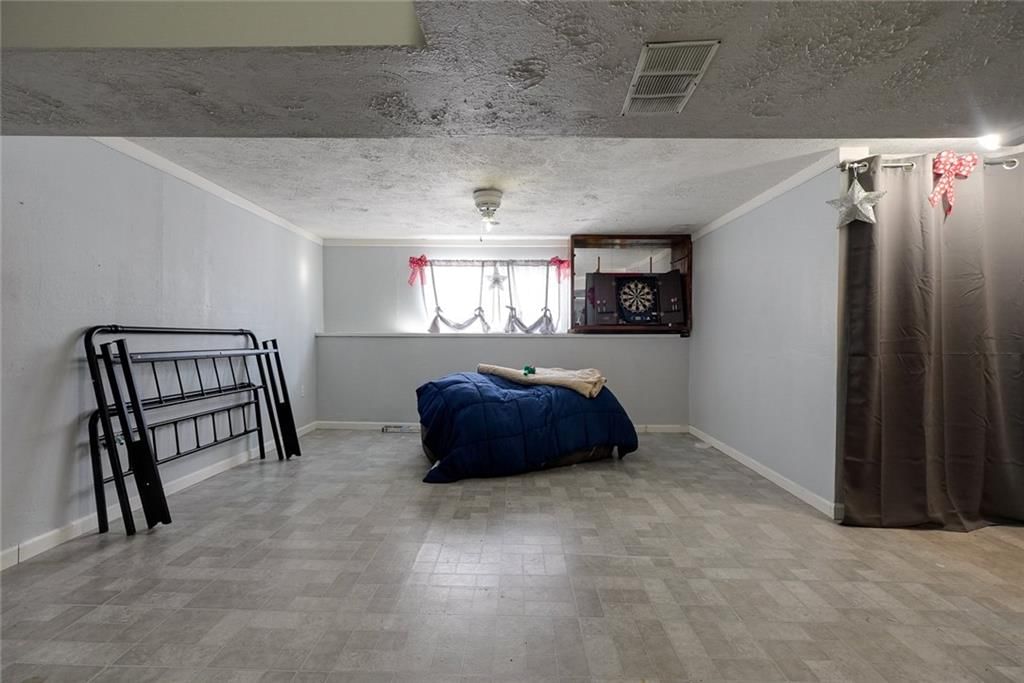 1808 SE Kingsway Street — photo 29