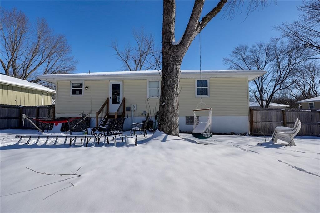 1808 SE Kingsway Street — photo 32