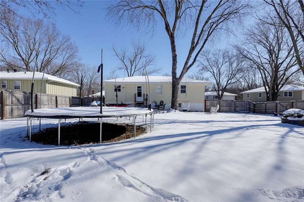 1808 SE Kingsway Street — photo 35