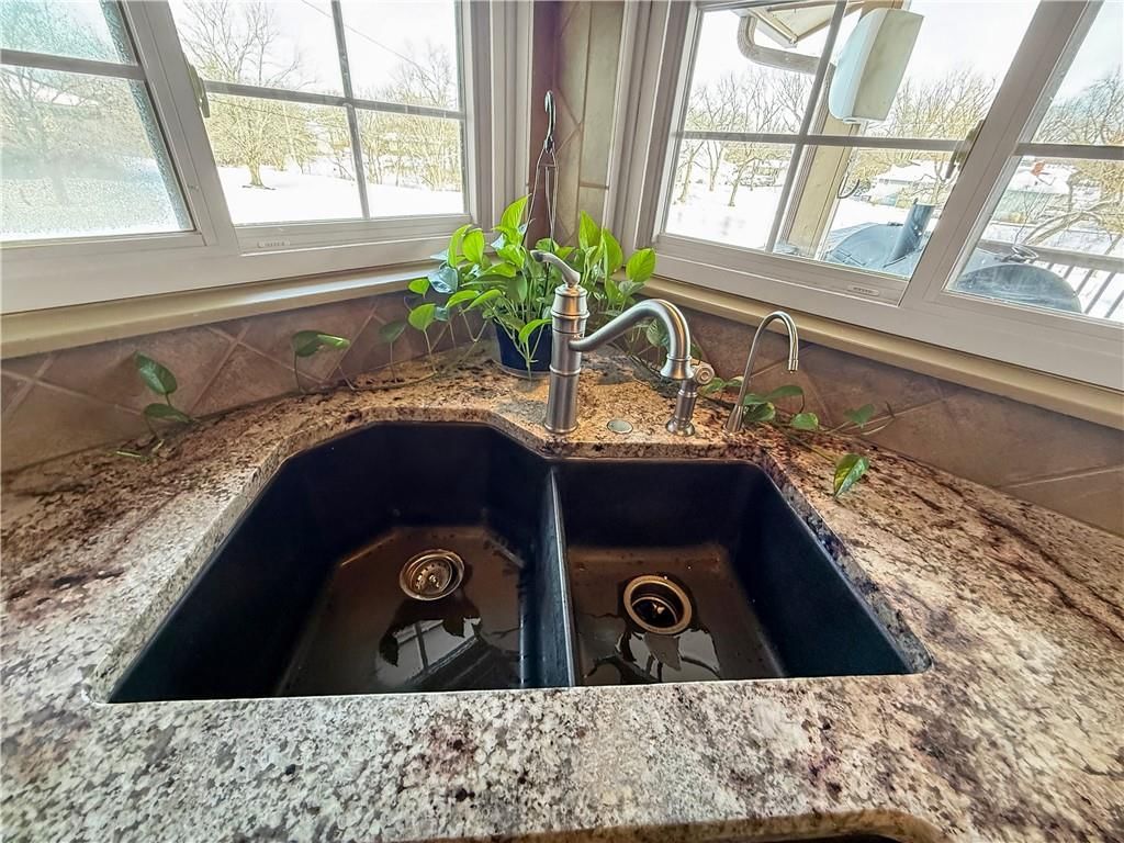 3040 Regency Drive — photo 5