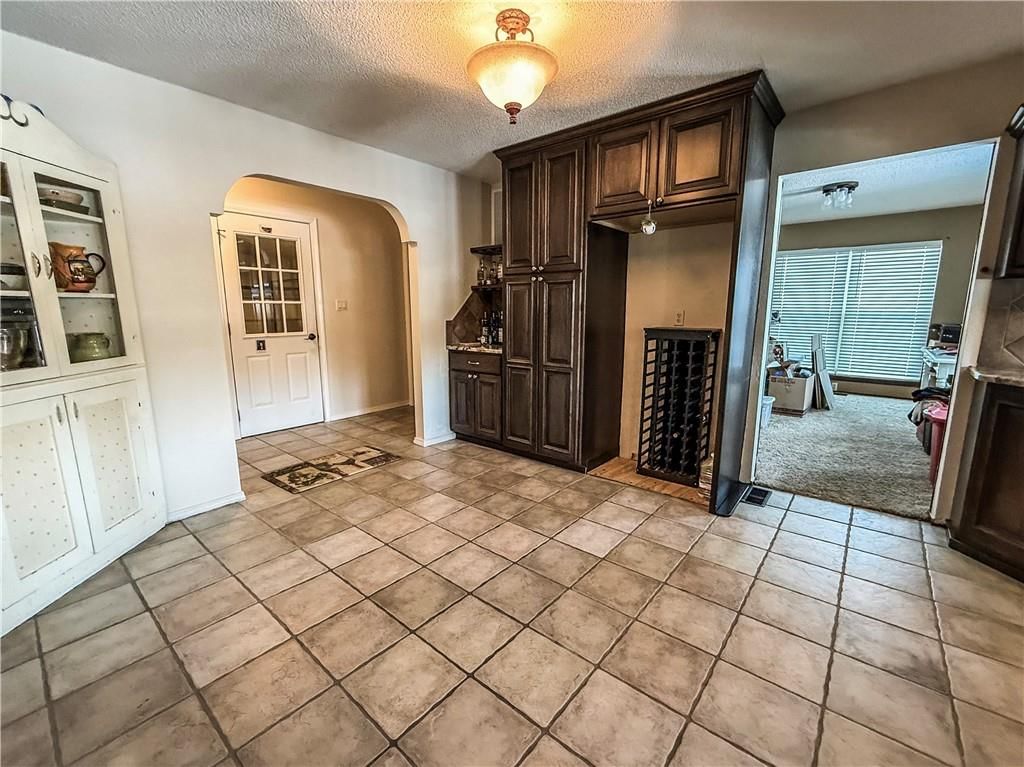 3040 Regency Drive — photo 7