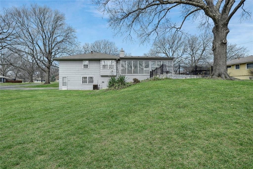 11521 Minor Drive — photo 32