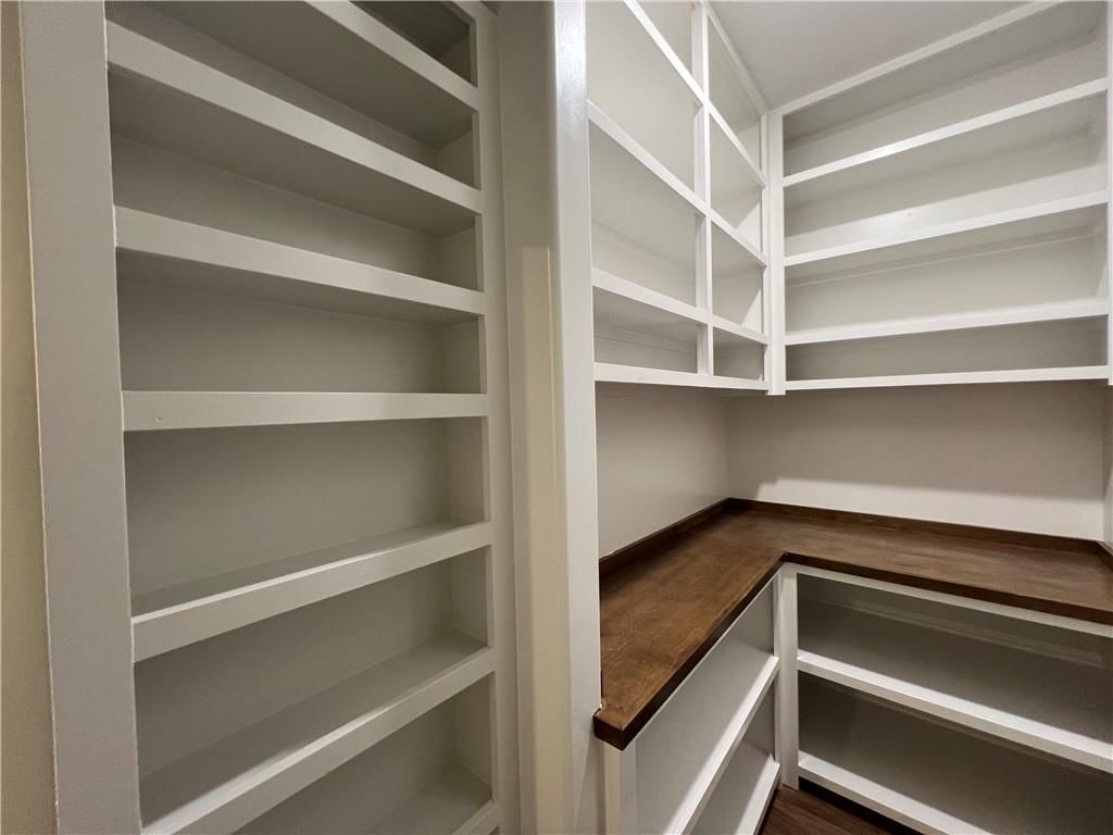 16949 S Brentwood Street — photo 6