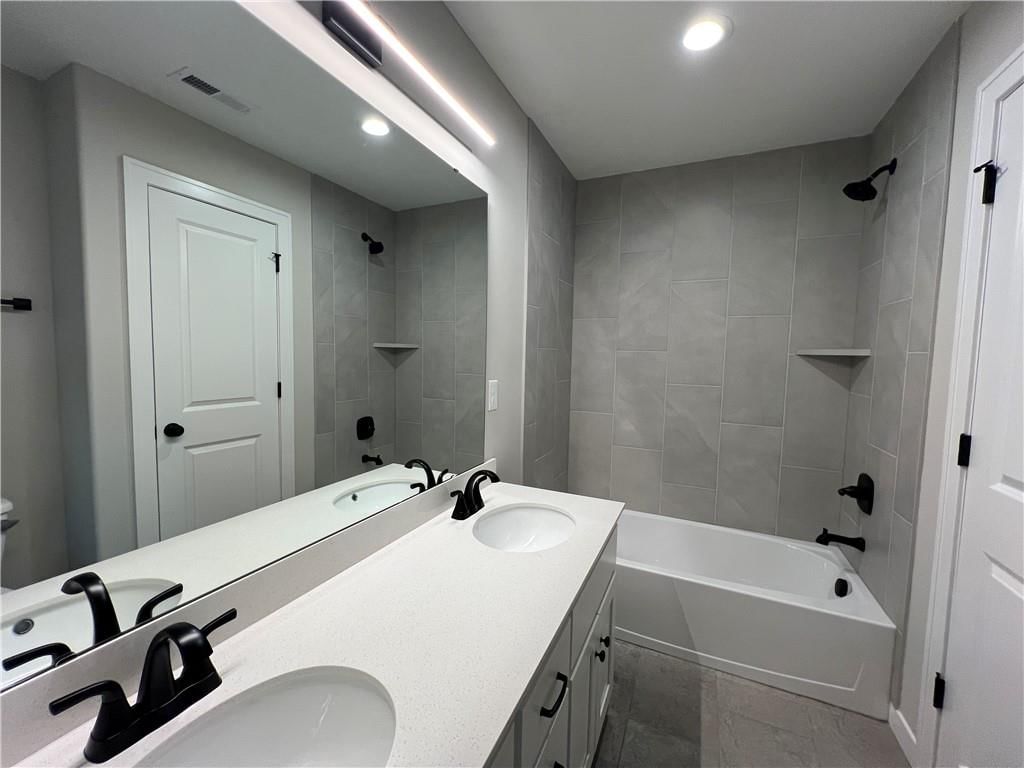16949 S Brentwood Street — photo 27
