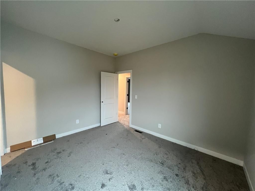 16949 S Brentwood Street — photo 31
