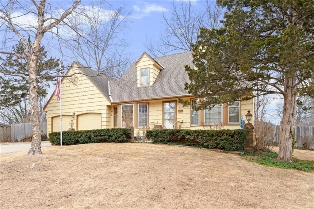 8832 Evanston Way — photo 2