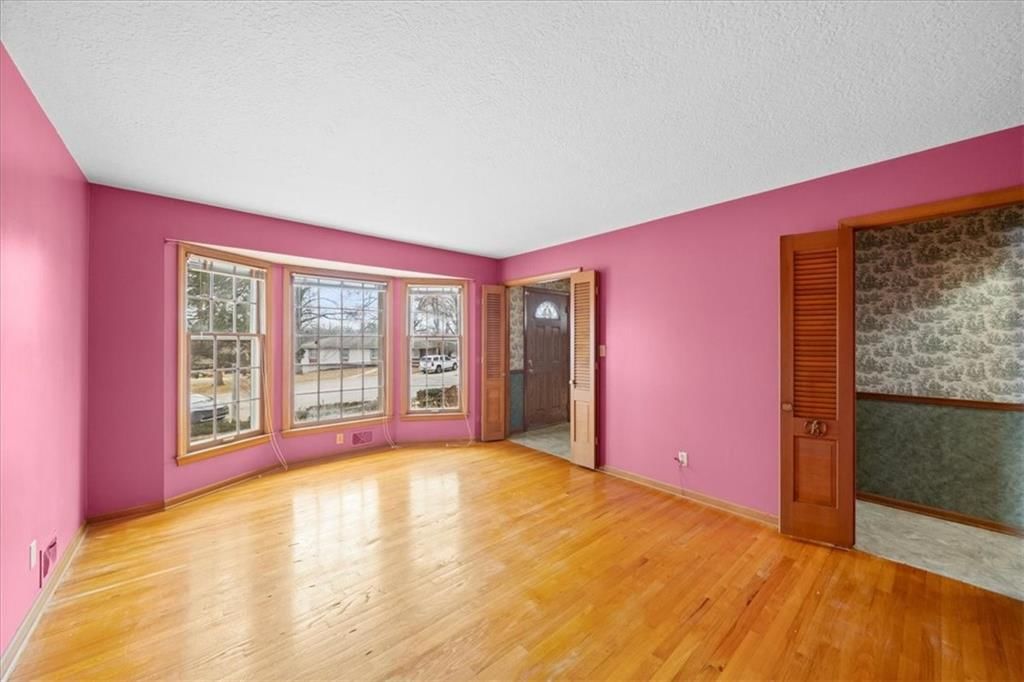 8832 Evanston Way — photo 4