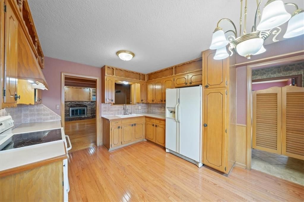8832 Evanston Way — photo 9
