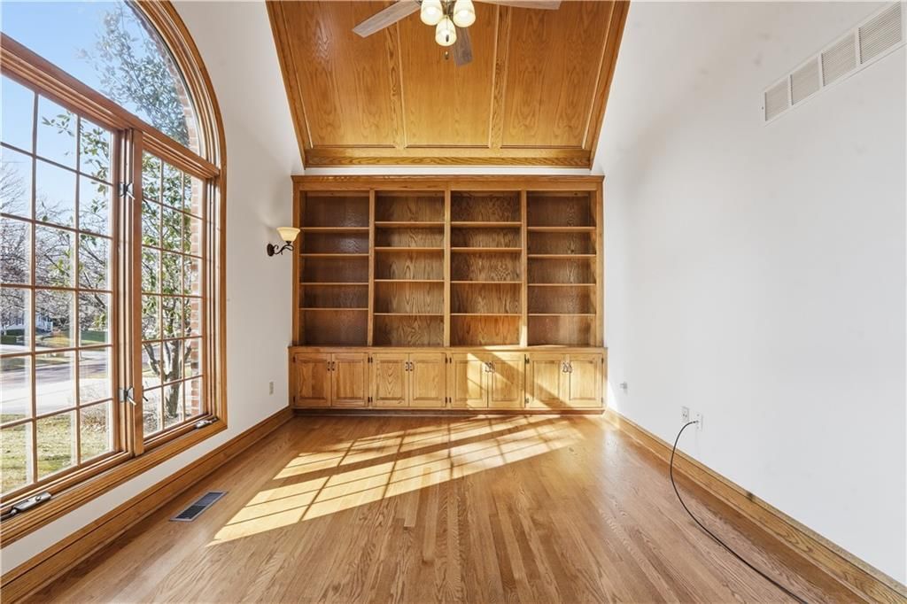 13841 Hadley Street — photo 4