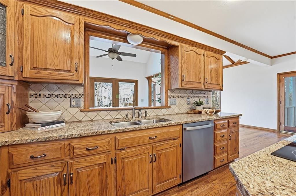13841 Hadley Street — photo 21