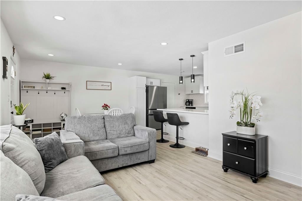 3121 S 47th Street — photo 3