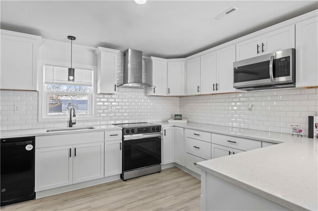 3121 S 47th Street — photo 5