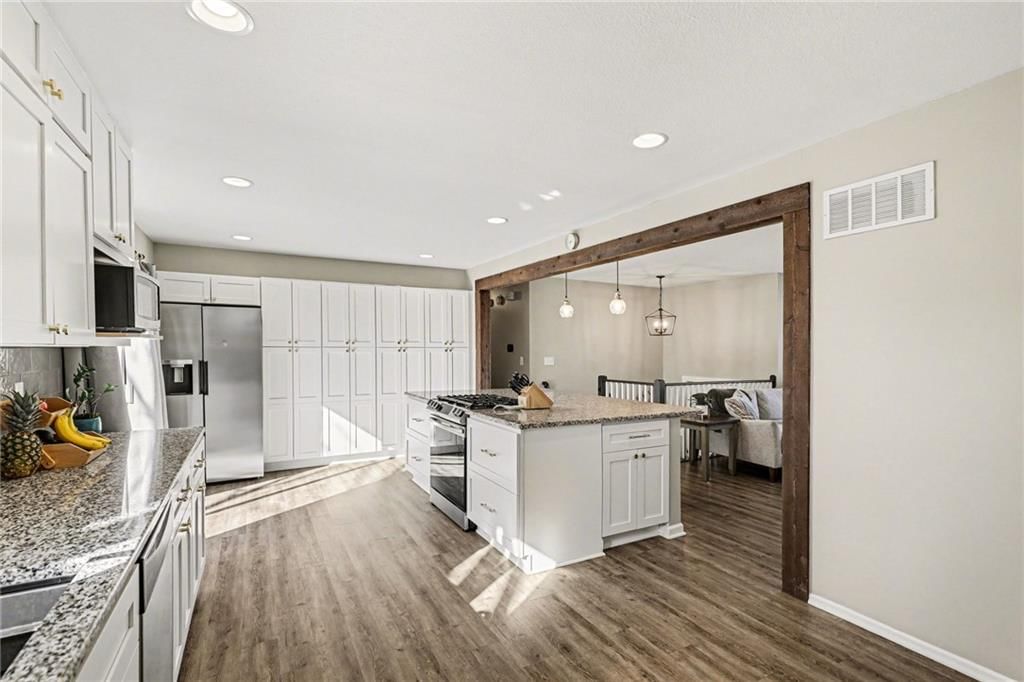 15113 W 91st Place — photo 9