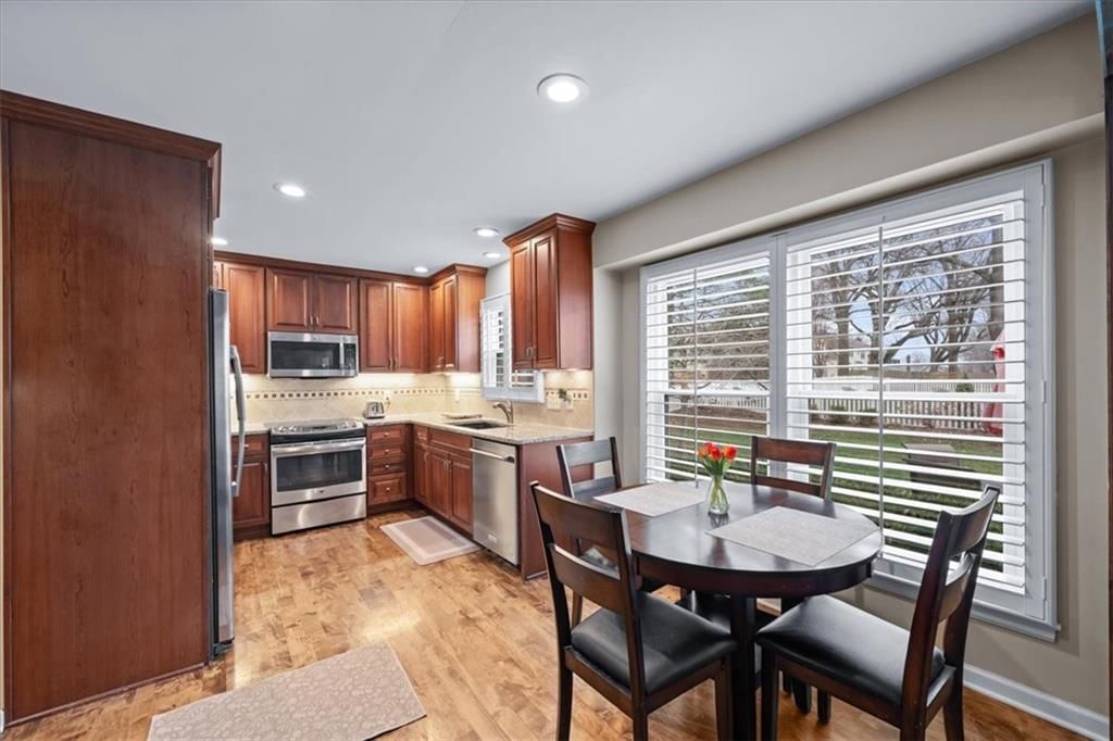 12407 W 102 Street — photo 10