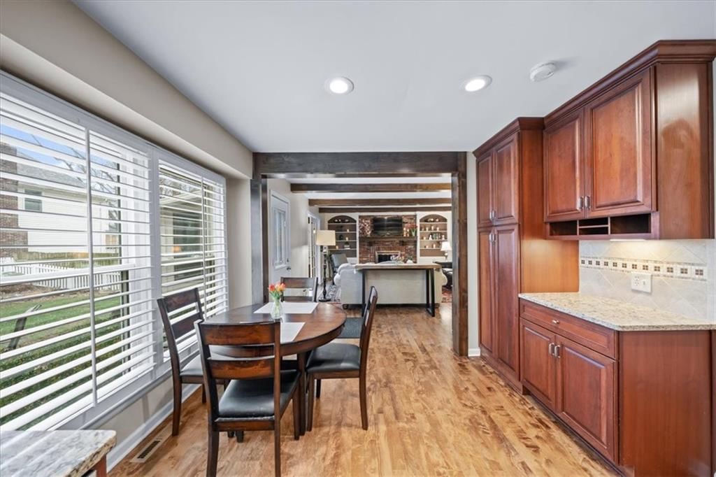 12407 W 102 Street — photo 12