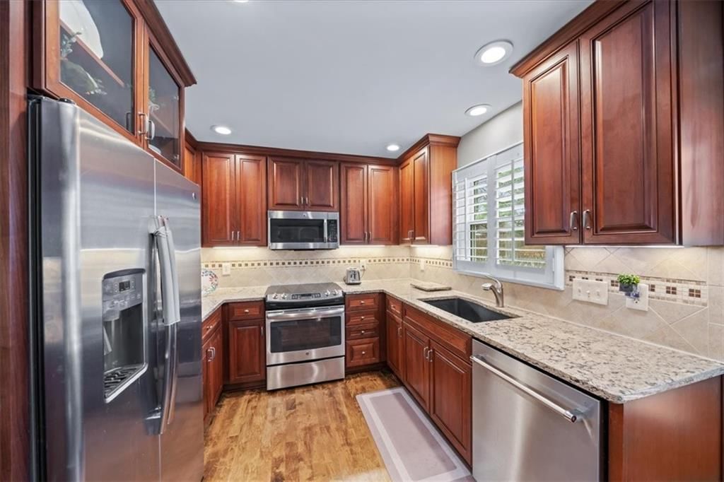 12407 W 102 Street — photo 13