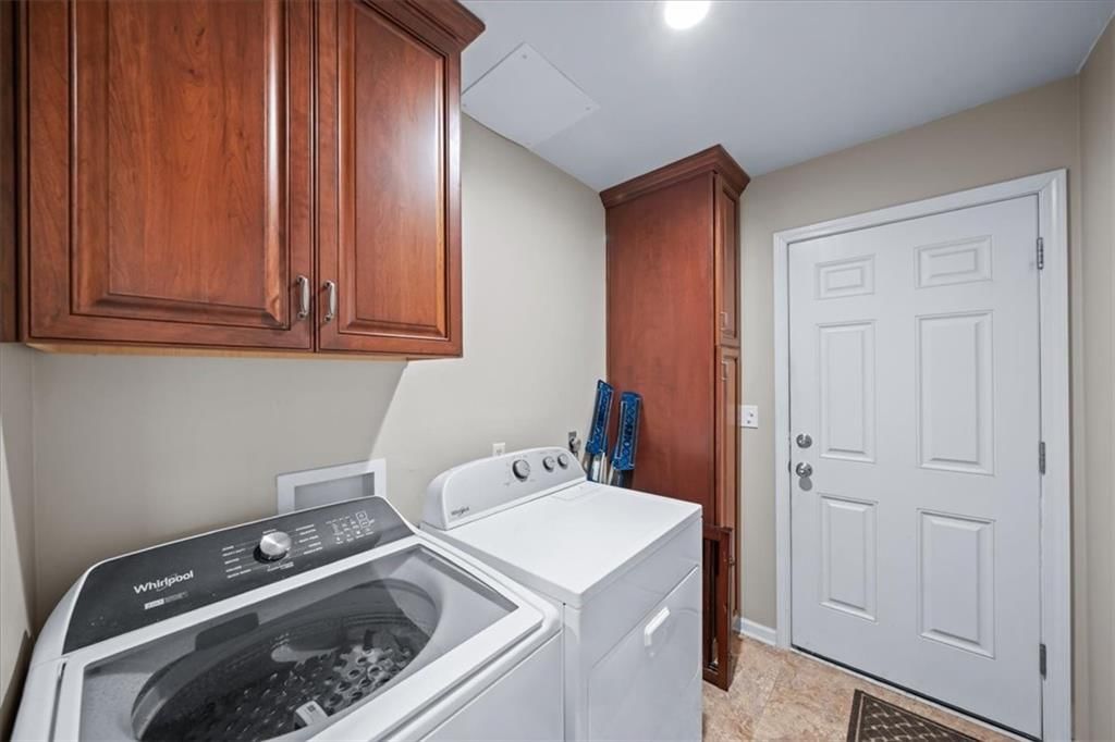 12407 W 102 Street — photo 15