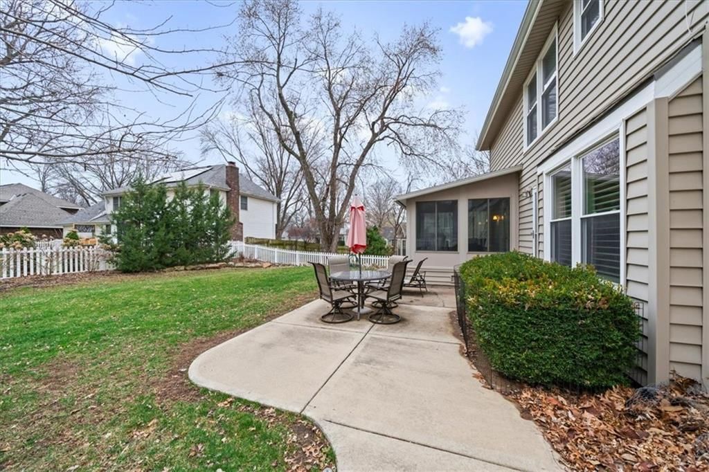12407 W 102 Street — photo 27