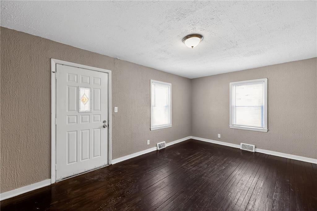 2316 S Vermont Avenue — photo 7