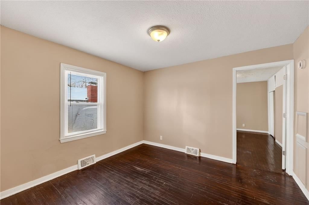 2316 S Vermont Avenue — photo 9