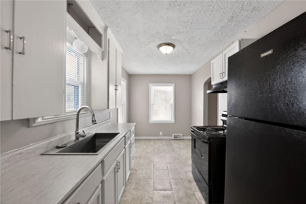 2316 S Vermont Avenue — photo 12