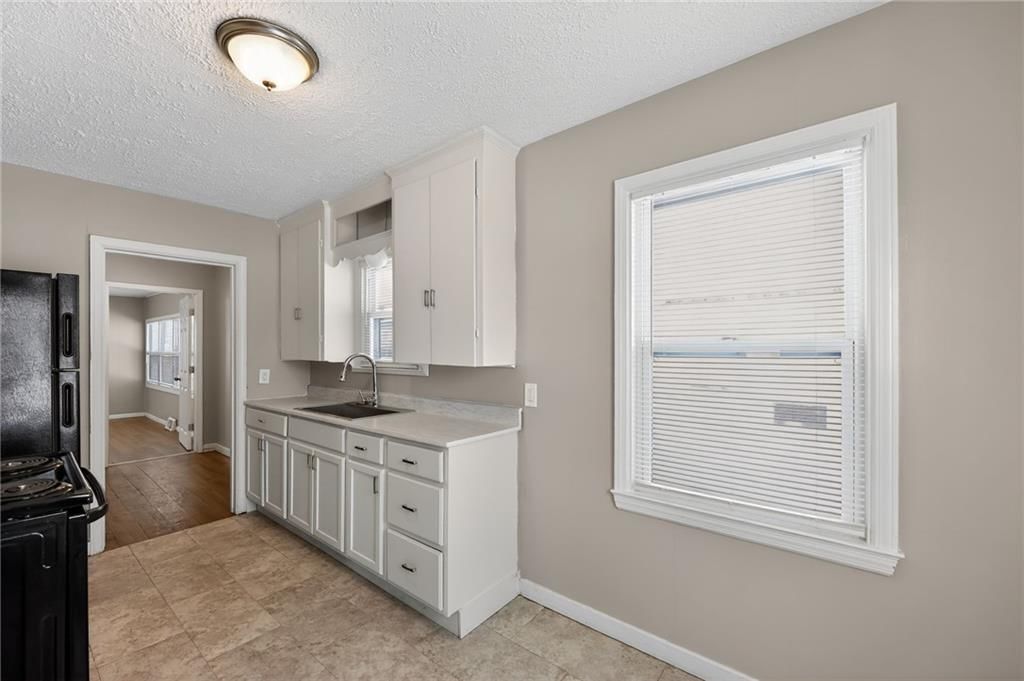 2316 S Vermont Avenue — photo 14