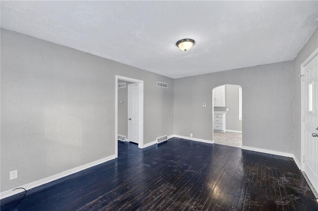 2316 S Vermont Avenue — photo 15