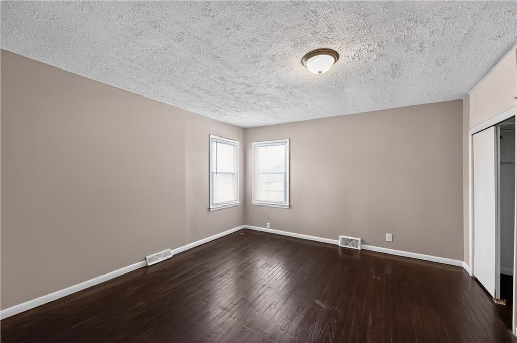 2316 S Vermont Avenue — photo 17