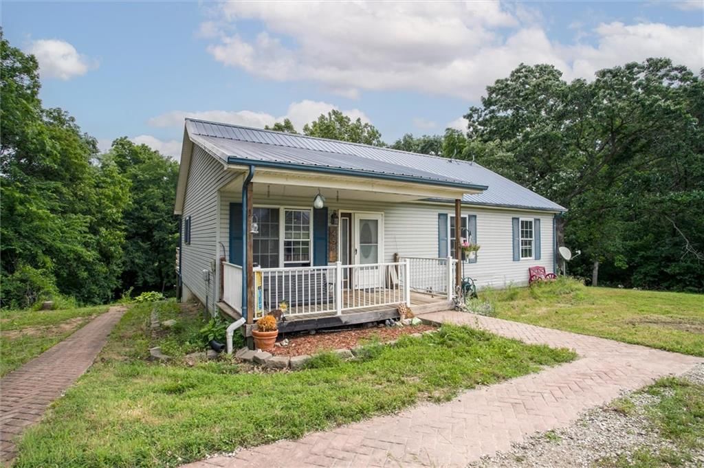 458 NE 200th Road, Knob Noster, MO