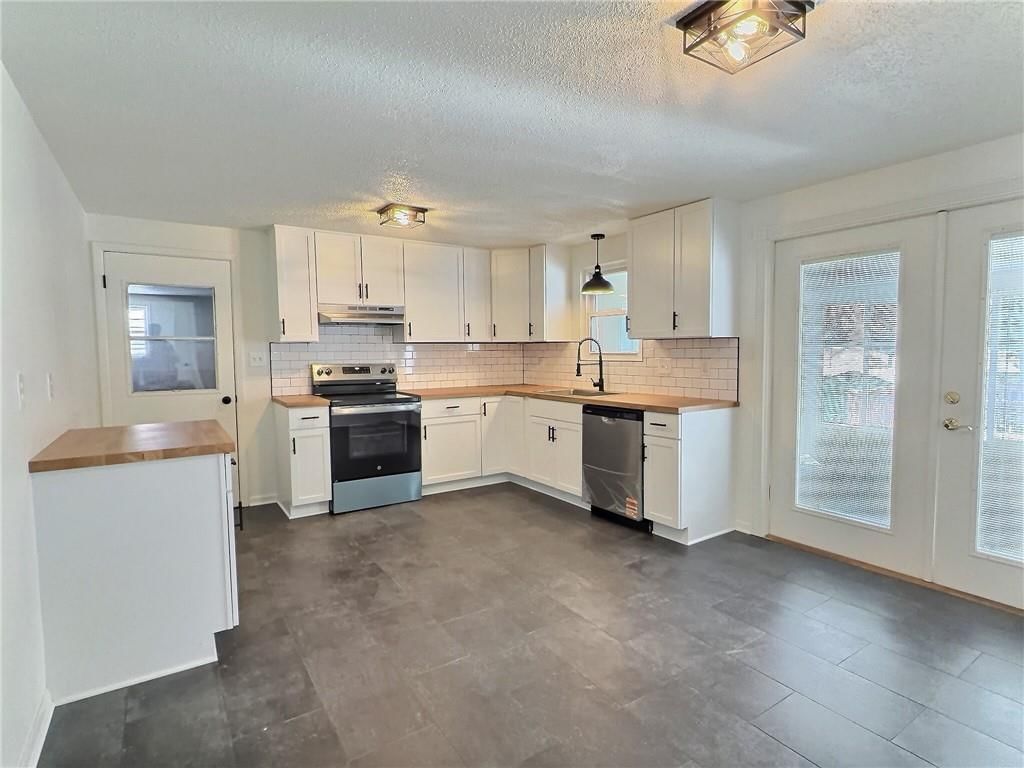 8023 Freeman Avenue — photo 7