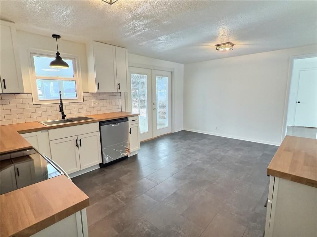 8023 Freeman Avenue — photo 8