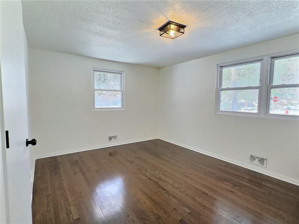 8023 Freeman Avenue — photo 16