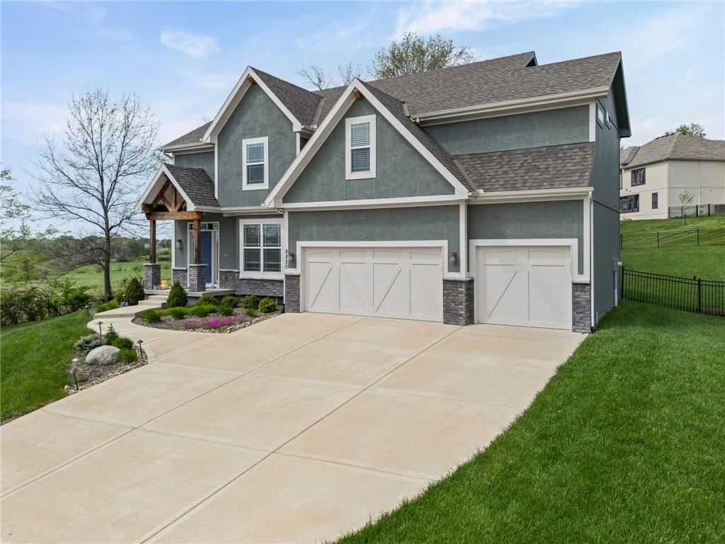 8820 NE 94th Street — photo 2