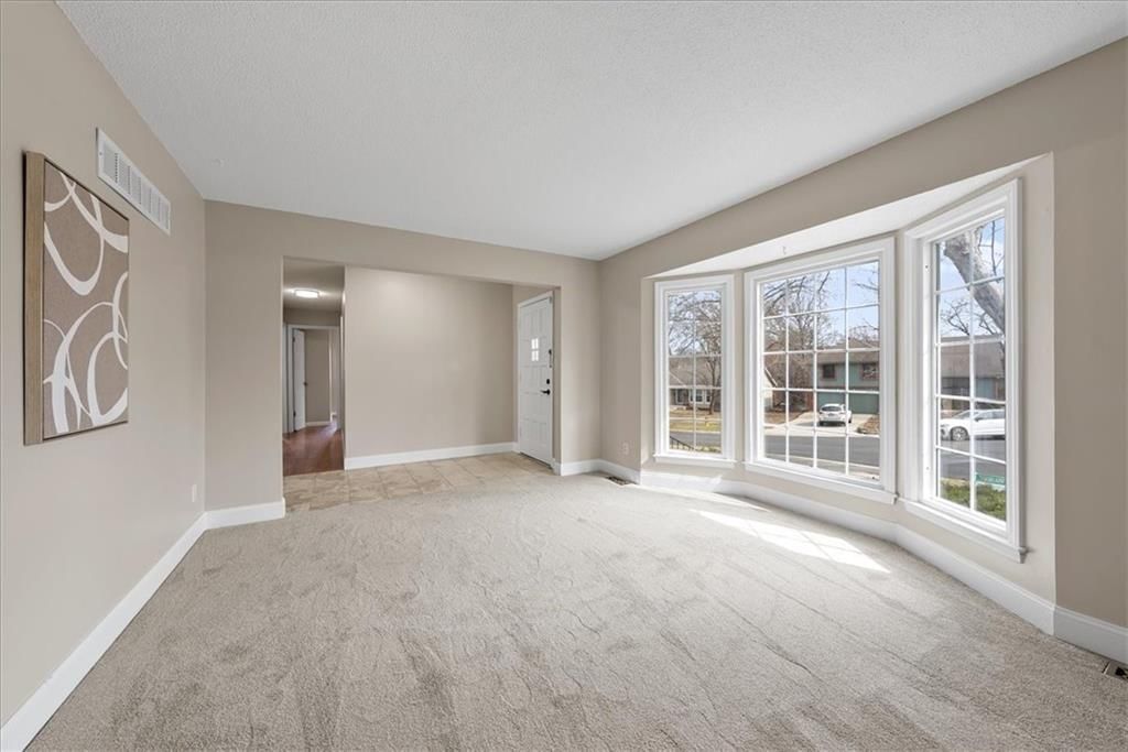 8834 CANDLELIGHT Lane — photo 5