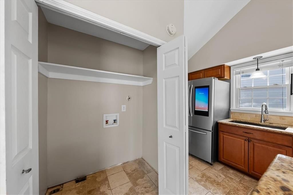 8834 CANDLELIGHT Lane — photo 13
