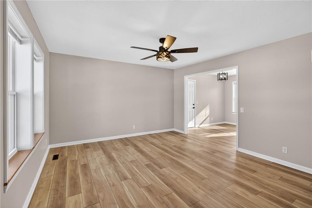 2015 Karlton Way — photo 4