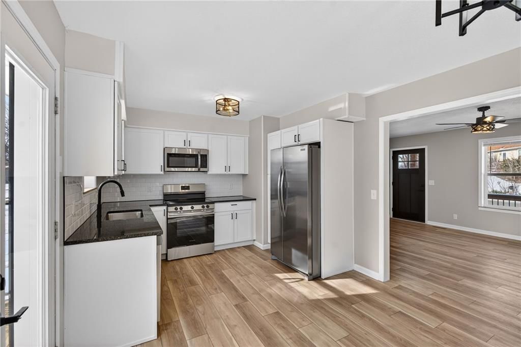 2015 Karlton Way — photo 8