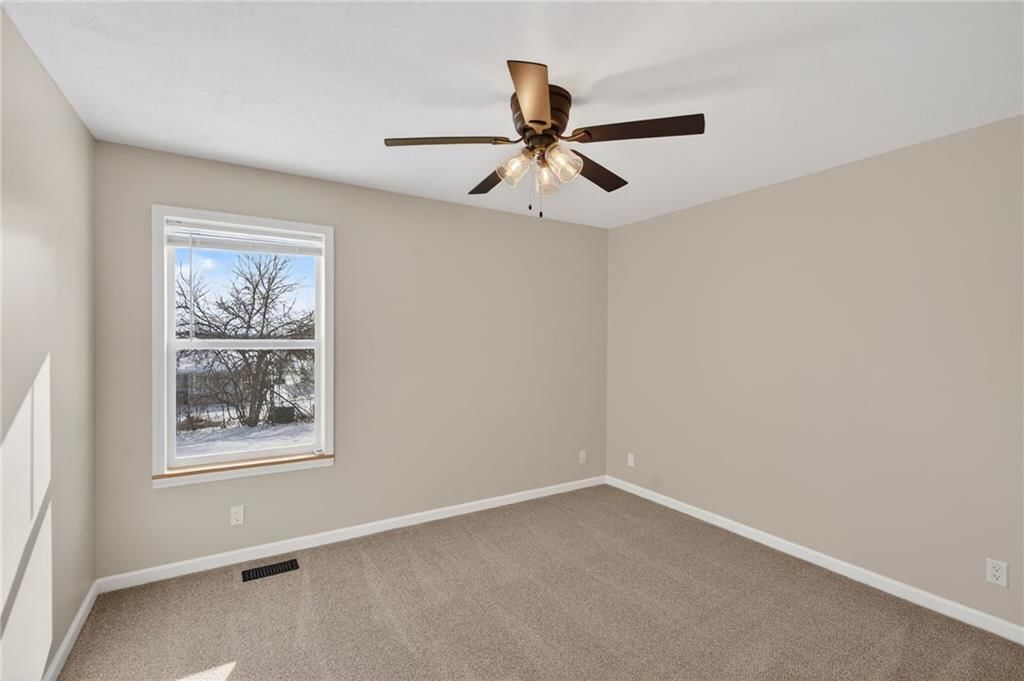 2015 Karlton Way — photo 11