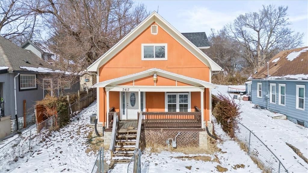 2412 Stewart Avenue, Kansas City, KS
