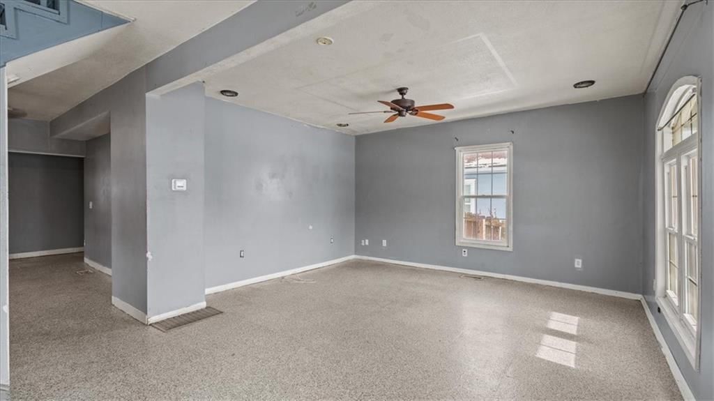 2412 Stewart Avenue — photo 5