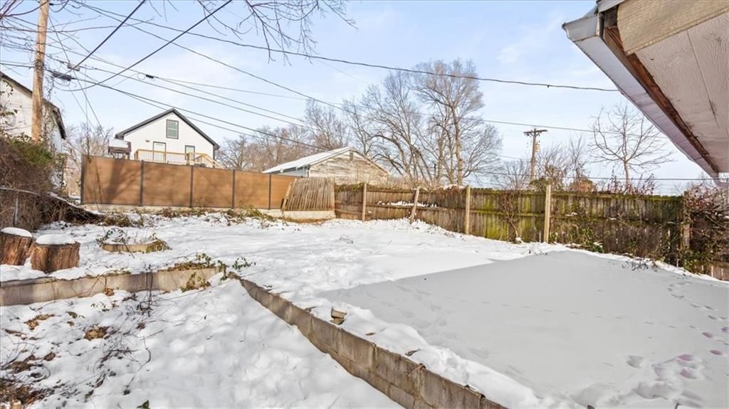 2412 Stewart Avenue — photo 25