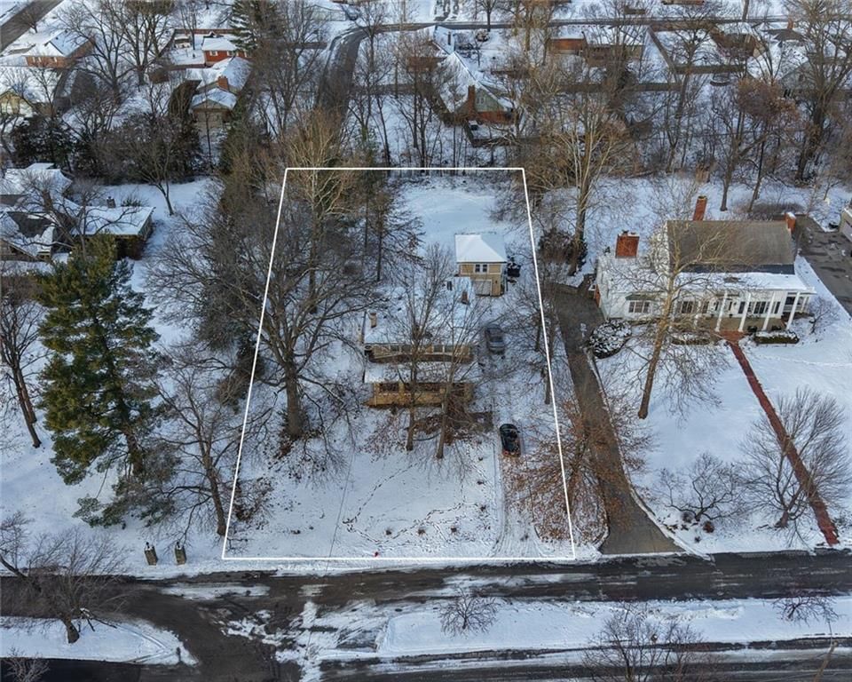 663 Elmdale Road — photo 16