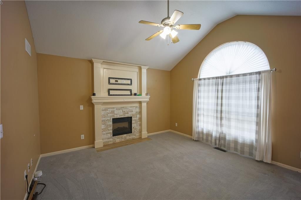 2609 NW 69th Place — photo 2