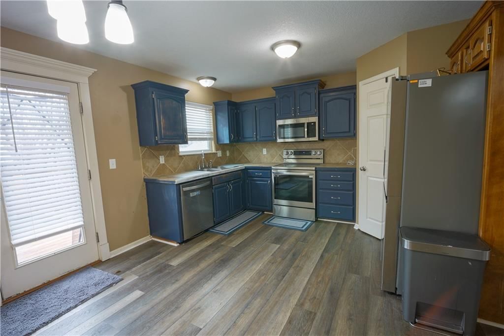 2609 NW 69th Place — photo 7