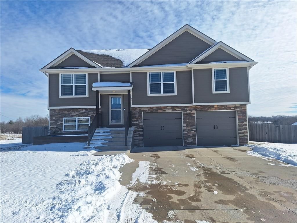 101 Lisa Avenue, Lathrop, MO