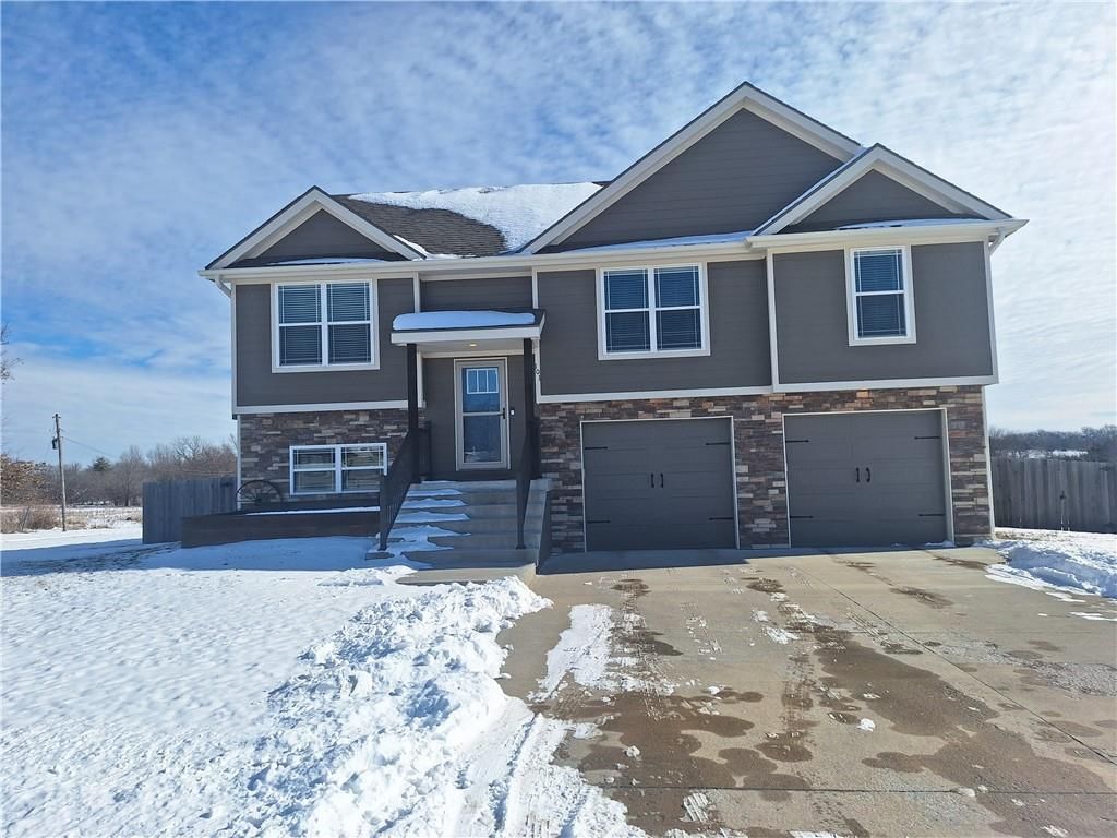 101 Lisa Avenue — photo 2