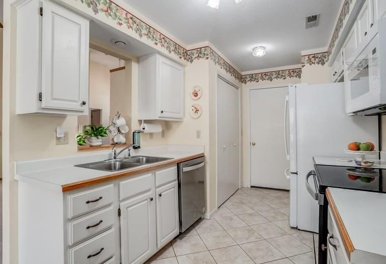1309 S Pine Street — photo 8