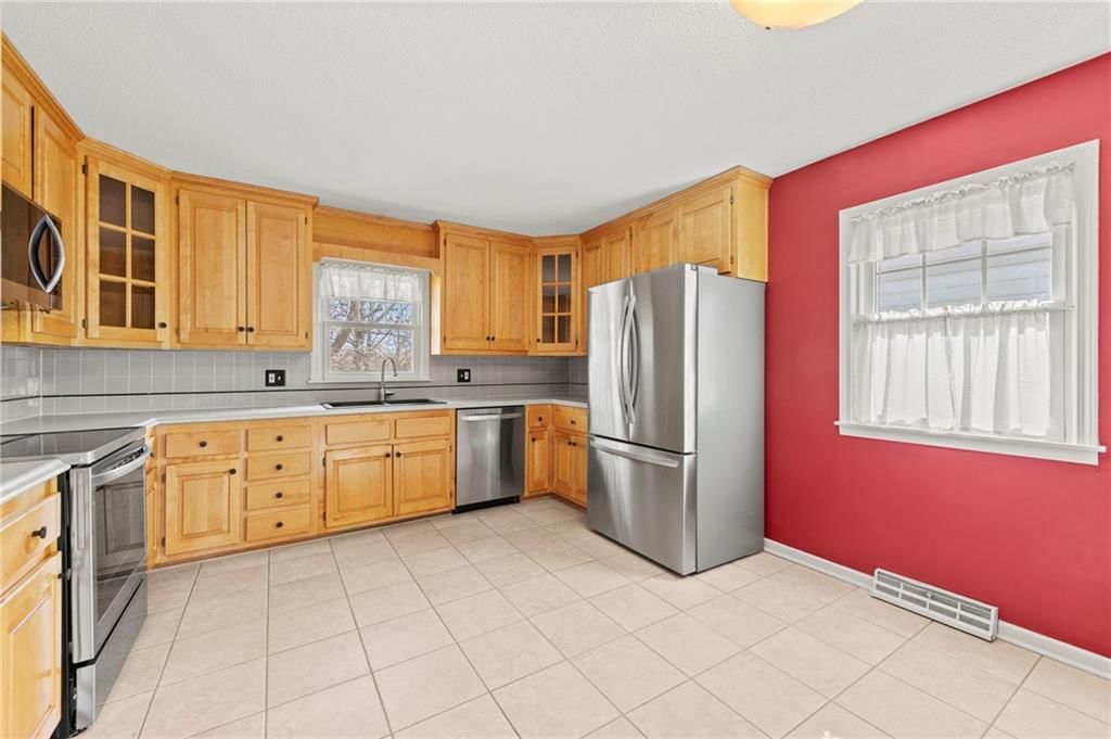 6915 N Woodland Avenue — photo 12