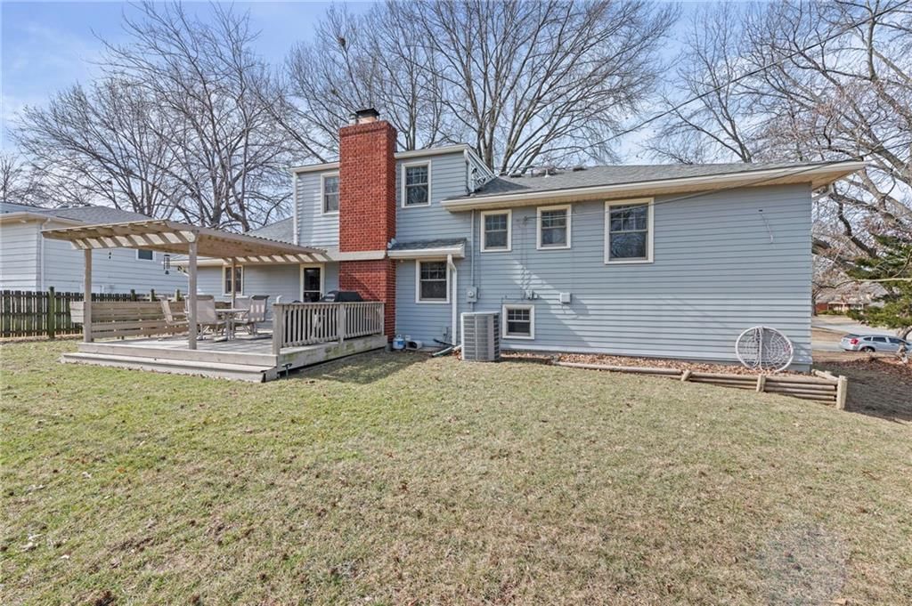 6915 N Woodland Avenue — photo 37