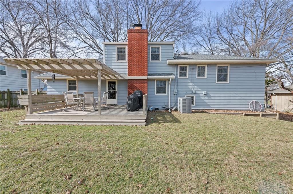 6915 N Woodland Avenue — photo 38